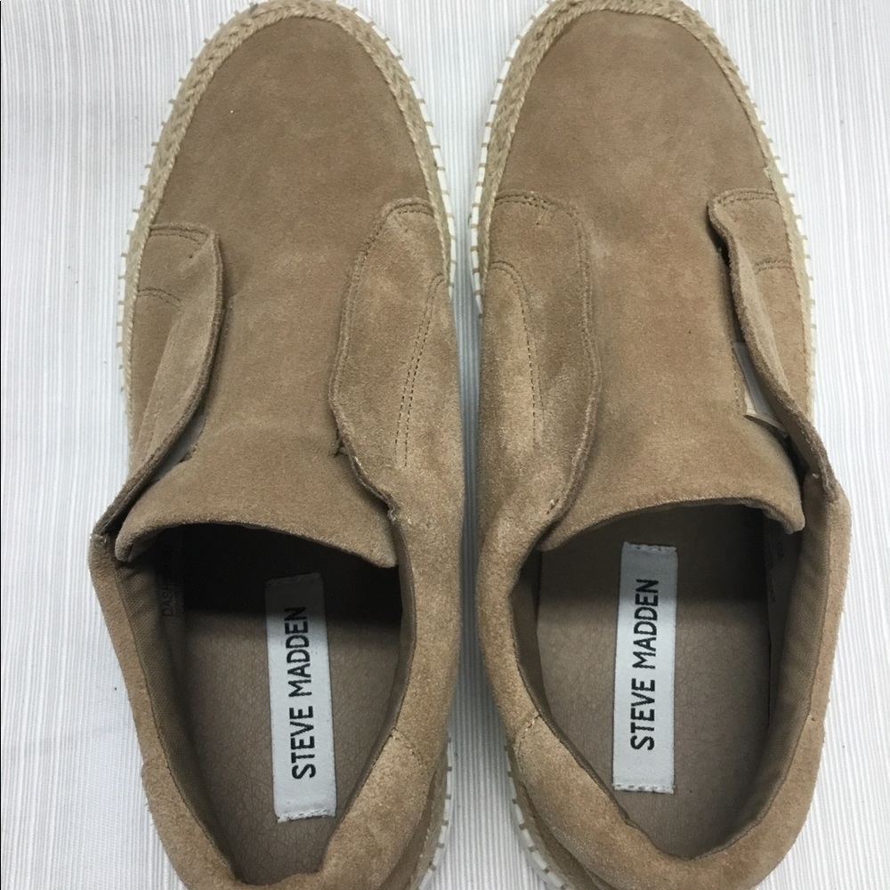 Steve Madden Neutral Suede Flats. - Picture 2 of 7